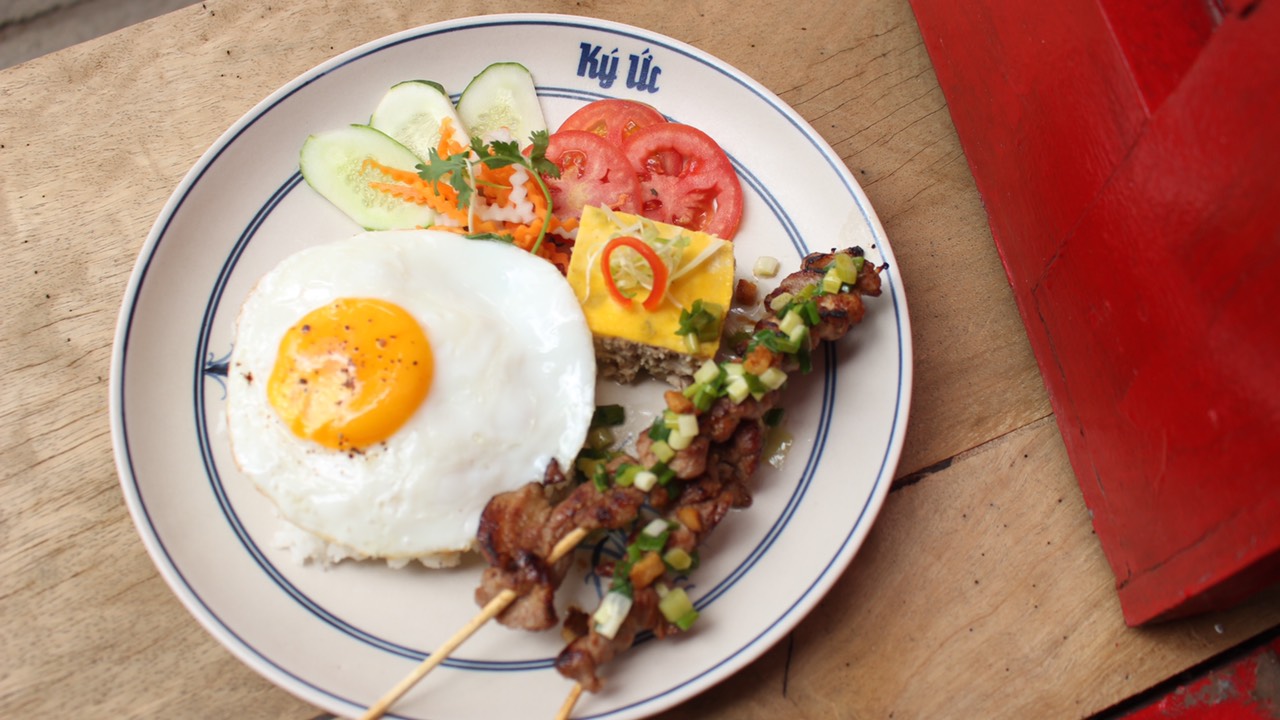 CƠM TẤM/ BROKEN RICE WITH GRILLED PORK